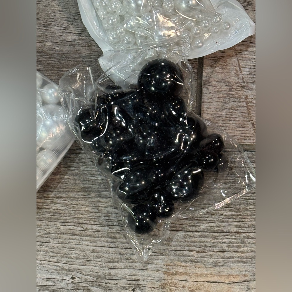 Floating Pearls​​ - Picture 3 of 4